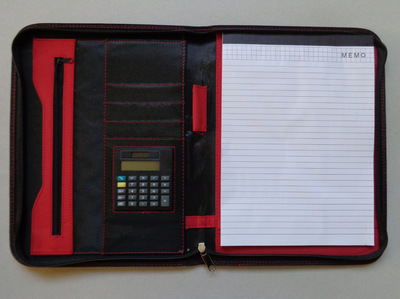 廠家定制仿皮高檔經(jīng)理夾 計算器多功能筆記本的商務(wù)之選